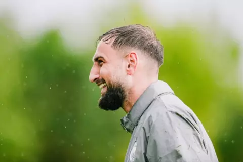 عودة الدوليين.. كيف جاء اليوم الأول لدوناروما في مانشستر سيتي؟